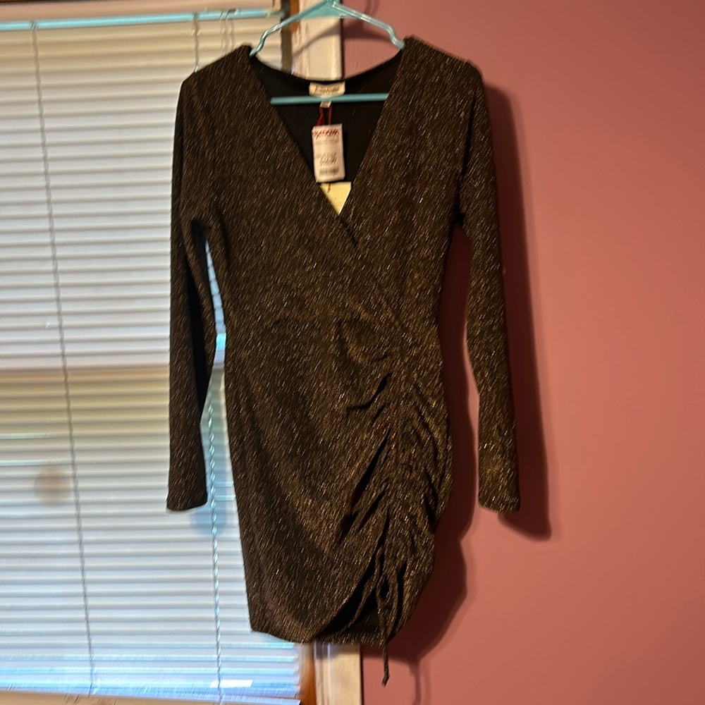 Gold sparkle dress. Never worn. Size medium